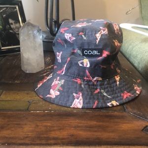 RVCA bucket hat  coal bucket hat